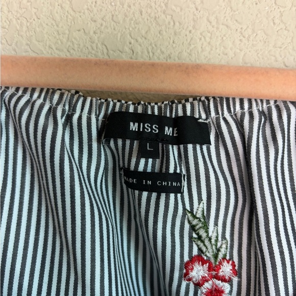 Miss Me Black and White Striped Floral Embroidered Off The Shoulder Blouse L - Picture 3 of 8